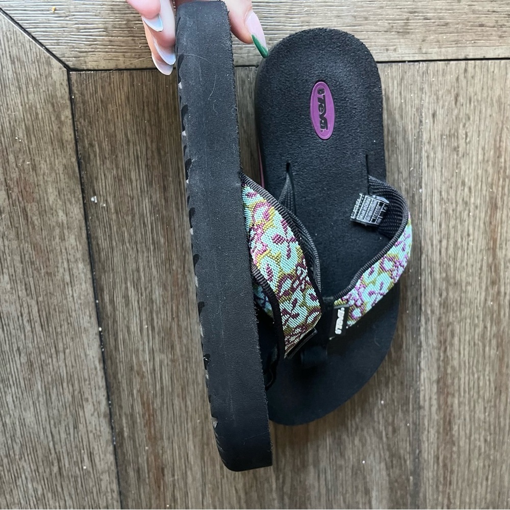 Teva floral black flip flops - Picture 5 of 7